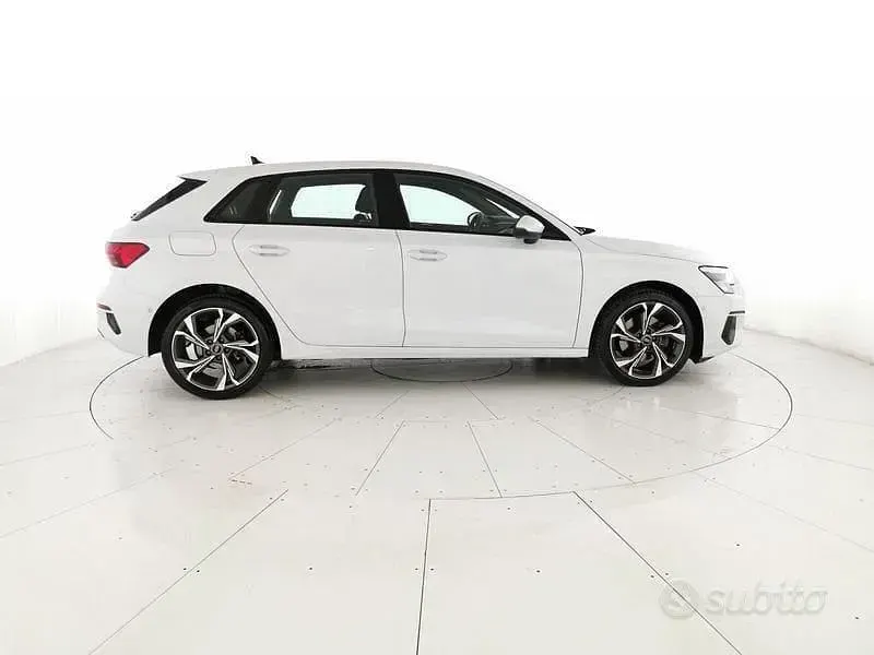 Usata Audi A3 Business 150 CV (110 kW) 2024 Bianco Berlina