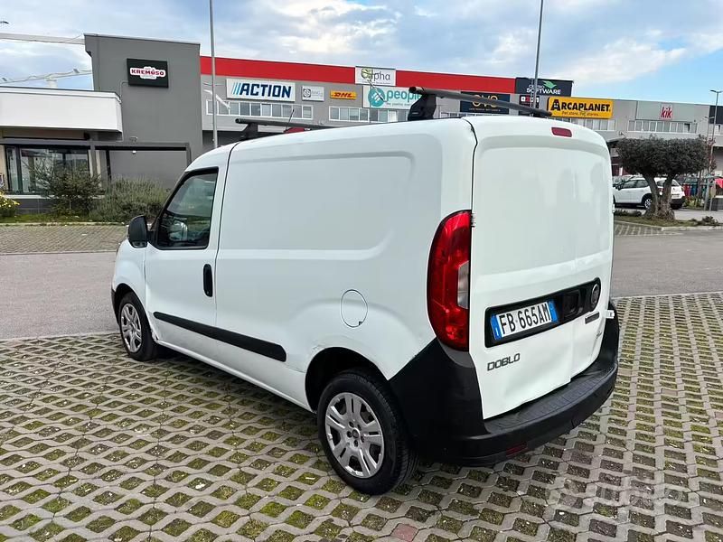 Usata Fiat Doblò 90 CV (66 kW) 2016 Bianco Monovolume