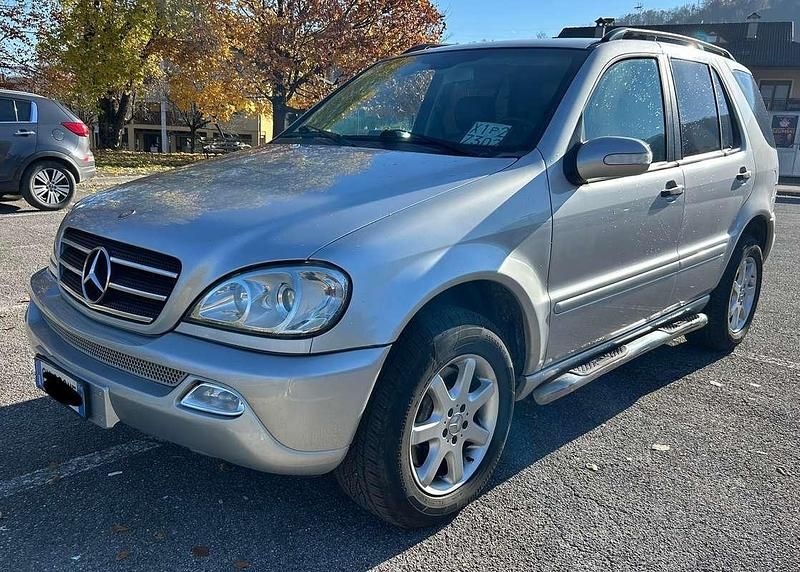Argento Usata 2004 Mercedes ML270 SE SUV | 7300 € (Ottimo prezzo) - Immagine 1/4