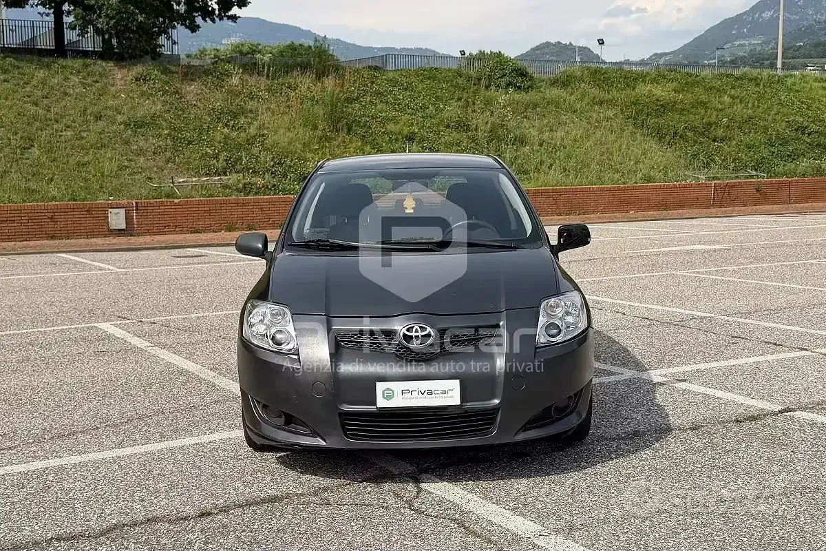 Usata Toyota Auris Sol 90 CV (66 kW) 2007 Grigio Utilitaria