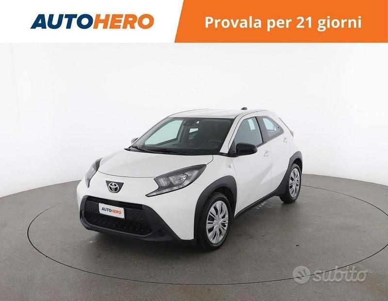 Bianco Usata 2022 Toyota Aygo X Active SUV | 13.299 € (Ottimo prezzo) - Immagine 1/2
