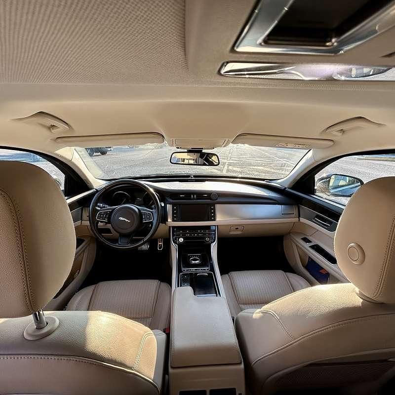 Usata Jaguar XF Business Edition 179 CV (131 kW) 2017 Nero Berlina