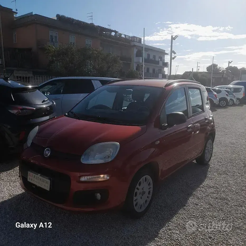 Begagnad Fiat Panda Lounge 69 HK (50 kW) 2014 Röd Halvkombi