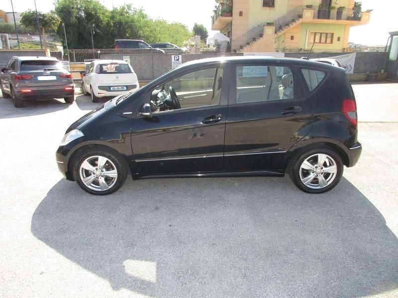 Usata Mercedes A180 Avantgarde 109 CV (80 kW) 2010 Nero Monovolume