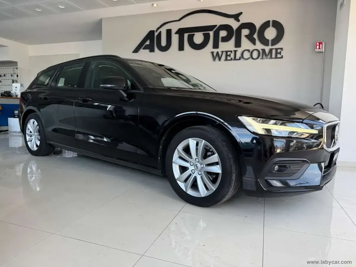 Usata Volvo V60 Business Edition 150 CV (110 kW) 2018 Nero Station wagon