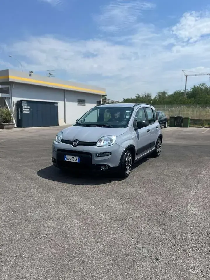 Usata Fiat Panda Cross Cross 71 CV (52 kW) 2023 Grigio Utilitaria