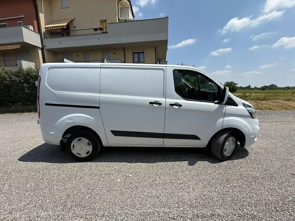 Usata Ford Transit Custom 131 CV (96 kW) 2022 Bianco Furgone