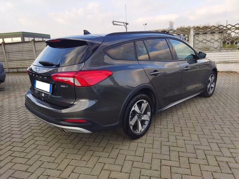 Usata Ford Focus Active 125 CV (91 kW) 2022 Grigio Station wagon