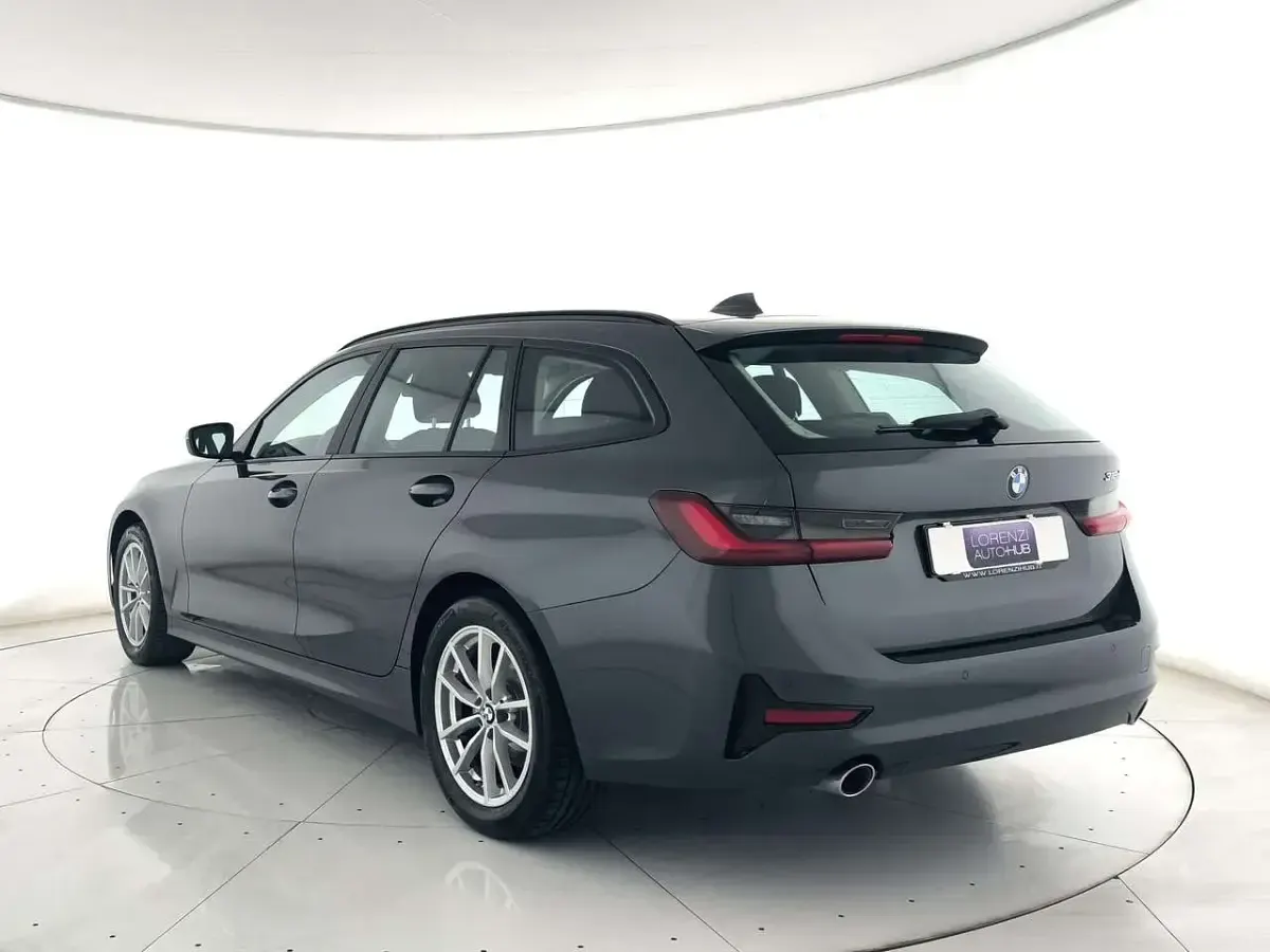Usata BMW 318 Advantage 150 CV (110 kW) 2021 Grigio metallizzato Station wagon