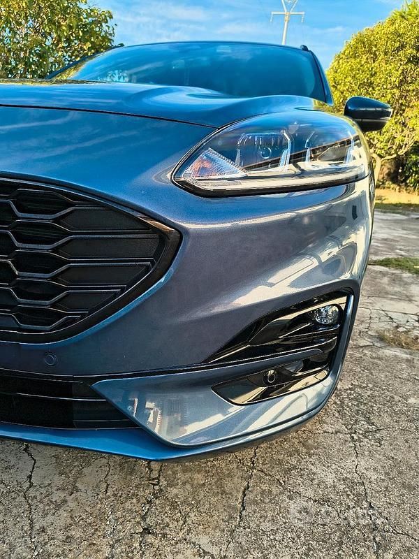 Usata Ford Kuga 120 CV (88 kW) 2021 Blu SUV