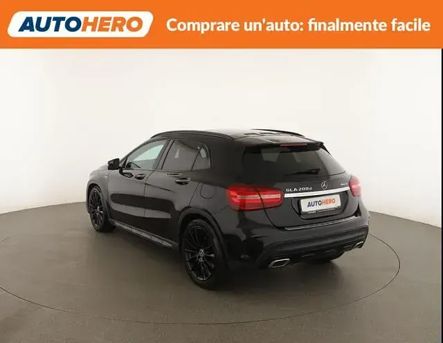 Usata Mercedes GLA200 136 CV (100 kW) 2018 Nero SUV