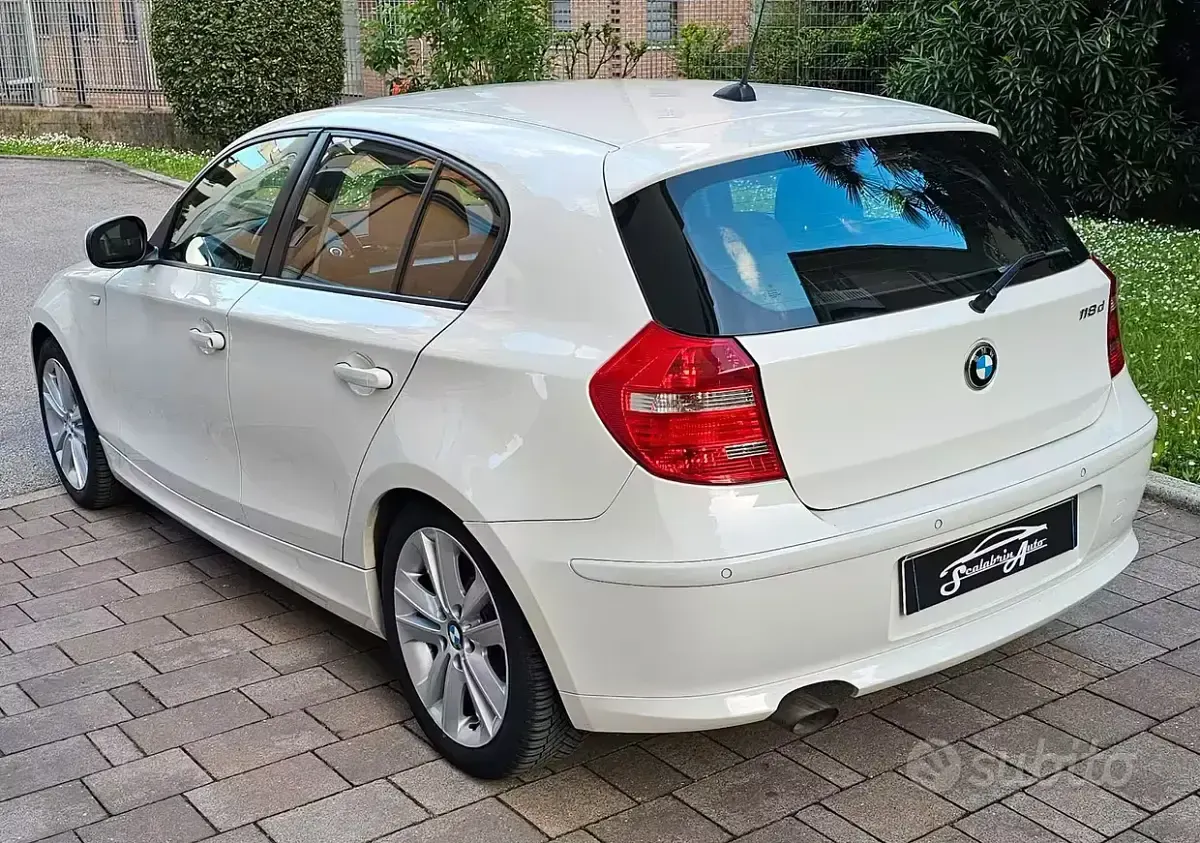 Usata BMW 118 143 CV (105 kW) 2010 Bianco Utilitaria