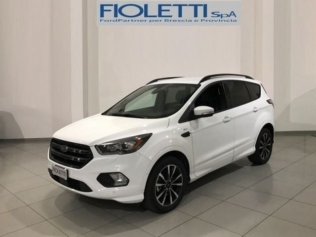 Venduto Ford Kuga Usata Del 17 A Co Auto Usate In Vendita