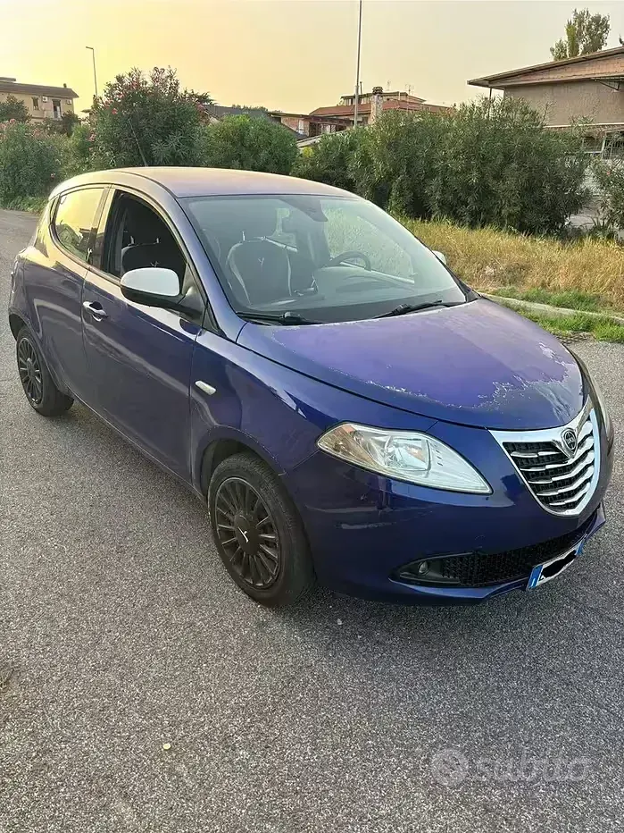 Usata Lancia Ypsilon 2014 Bluazzurro Utilitaria