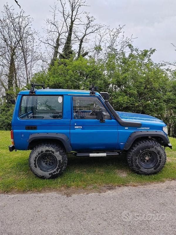 Usata Toyota Land Cruiser 90 CV (66 kW) 1990 Blu/azzurro SUV