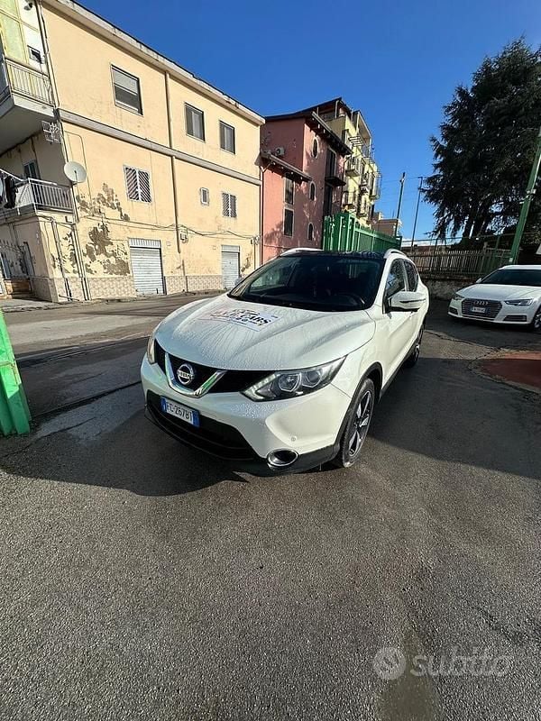 Usata Nissan Qashqai Tekna 110 CV (80 kW) 2015 Bianco SUV