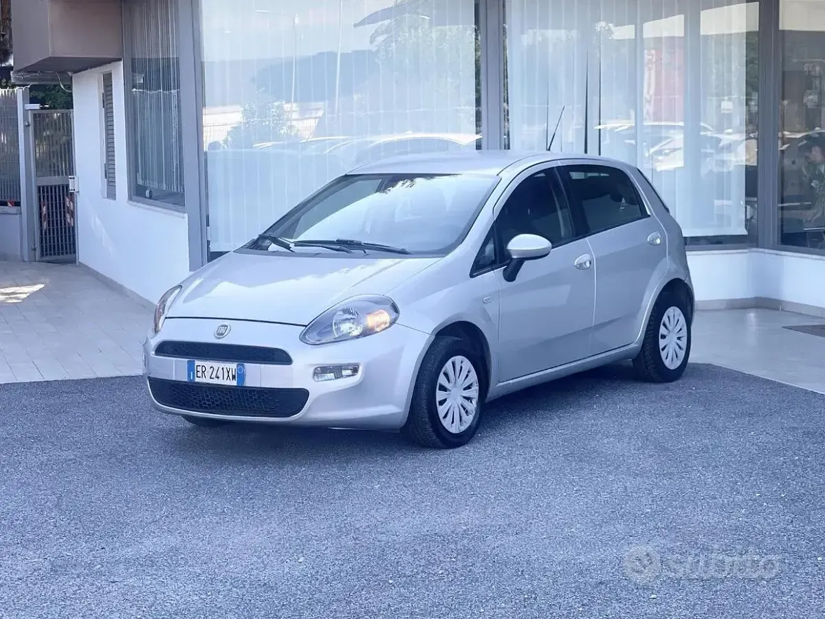 Usata Fiat Punto 69 CV (50 kW) 2013 Grigio Utilitaria