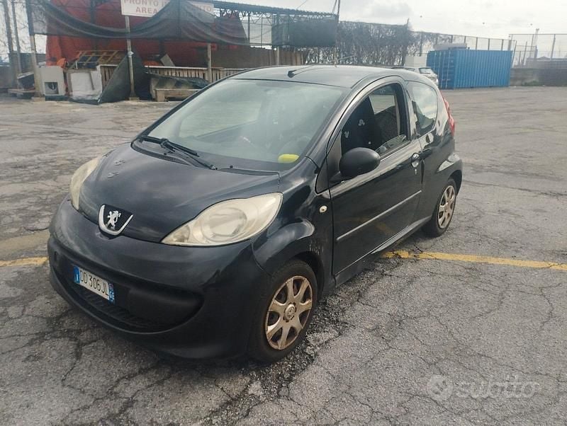 Usata Peugeot 107 68 CV (50 kW) 2006 Nero Utilitaria