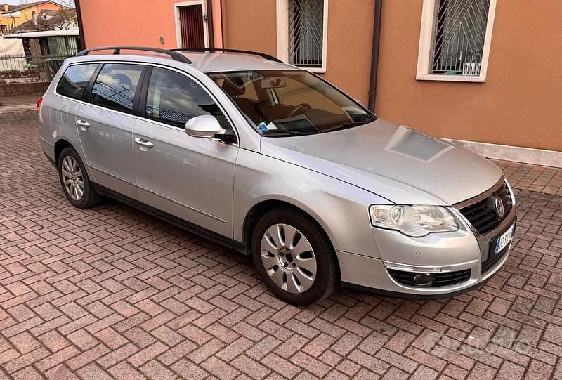Usata VW Passat 150 CV (110 kW) 2009 Grigio Station wagon