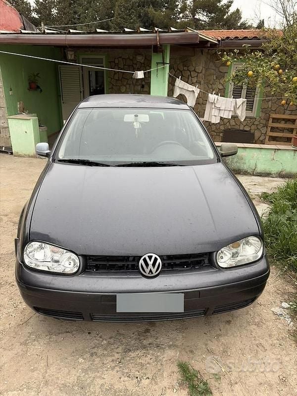 Usata VW Golf IV 90 CV (66 kW) 2000 Grigio Berlina