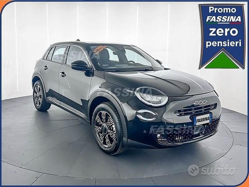 Usata Fiat 600 Pop 145 CV (106 kW) 2025 Nero SUV