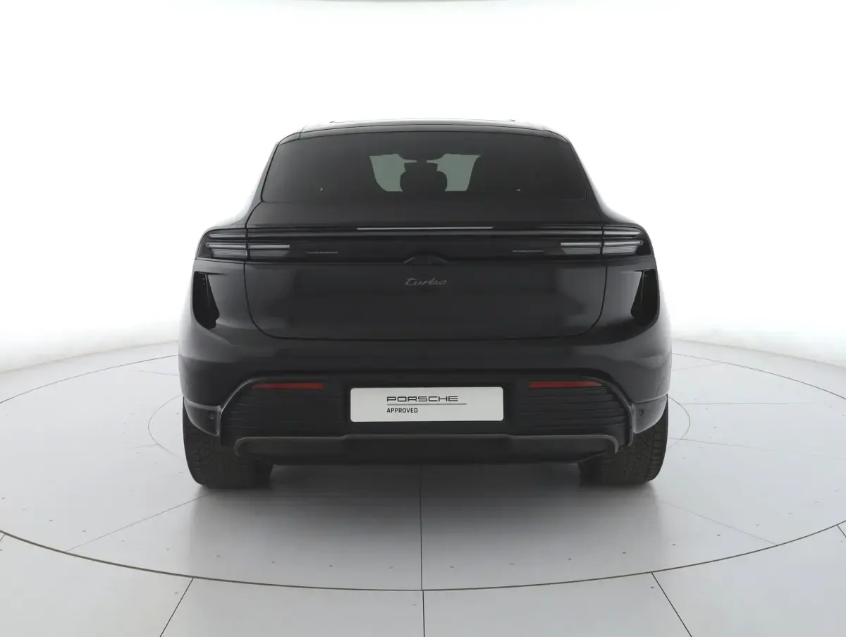 Usata Porsche Macan Turbo 469 kW (639 CV) 2025 Nero jet metallizzato SUV