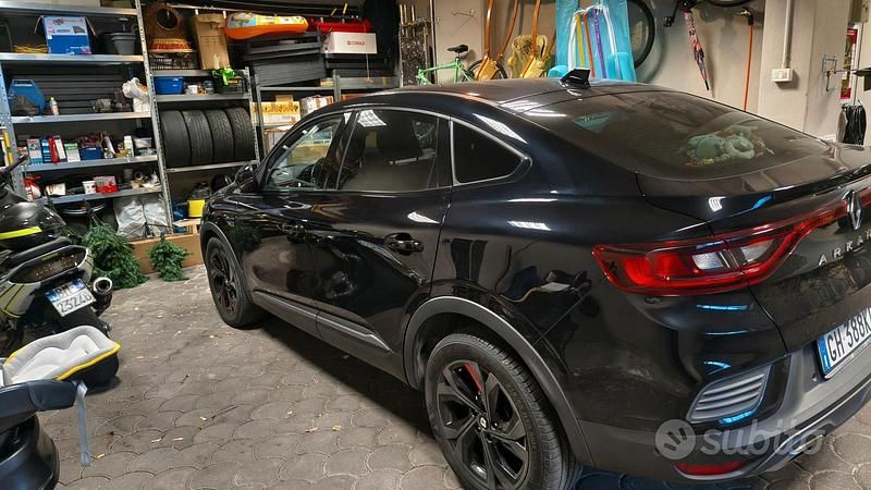 Usata Renault Arkana RS Line 146 CV (107 kW) 2022 Nero SUV