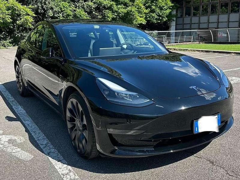 Nero Usata 2023 Tesla Model 3 Performance Berlina | 35.000 € (Buon prezzo) - Immagine 1/4