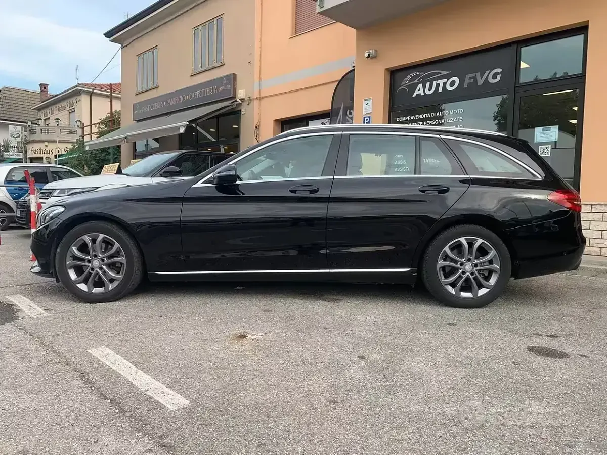 Usata Mercedes C220 Business 170 CV (125 kW) 2017 Nero Station wagon