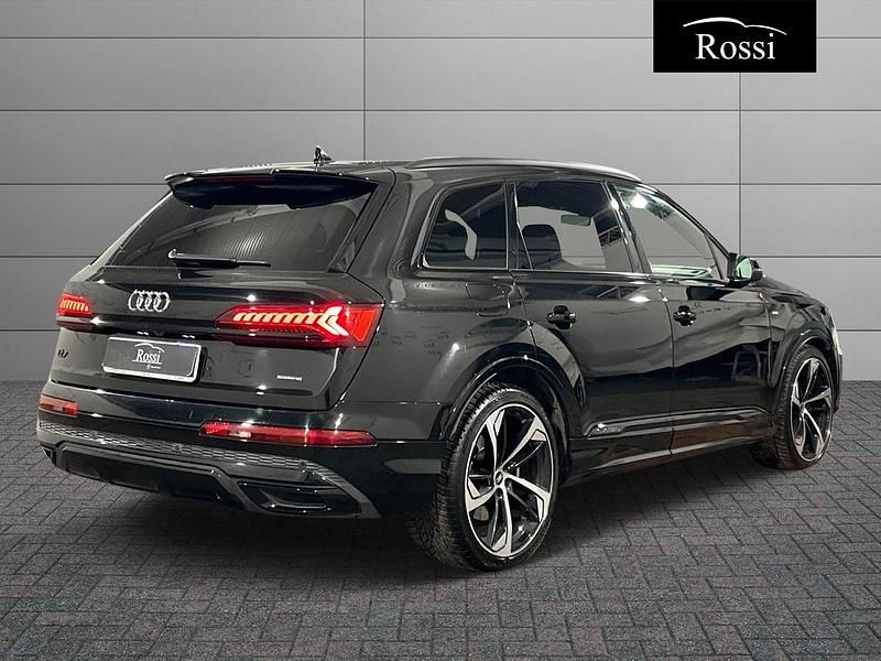 Usata Audi Q7 Sport 231 CV (169 kW) 2023 Nero metallizzato SUV