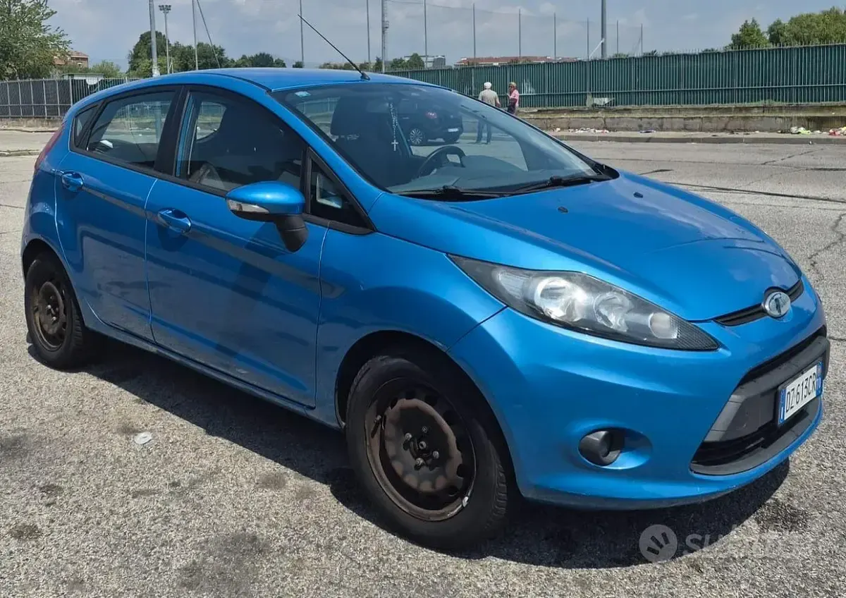 Usata Ford Fiesta Titanium 95 CV (69 kW) 2009 Blu Berlina