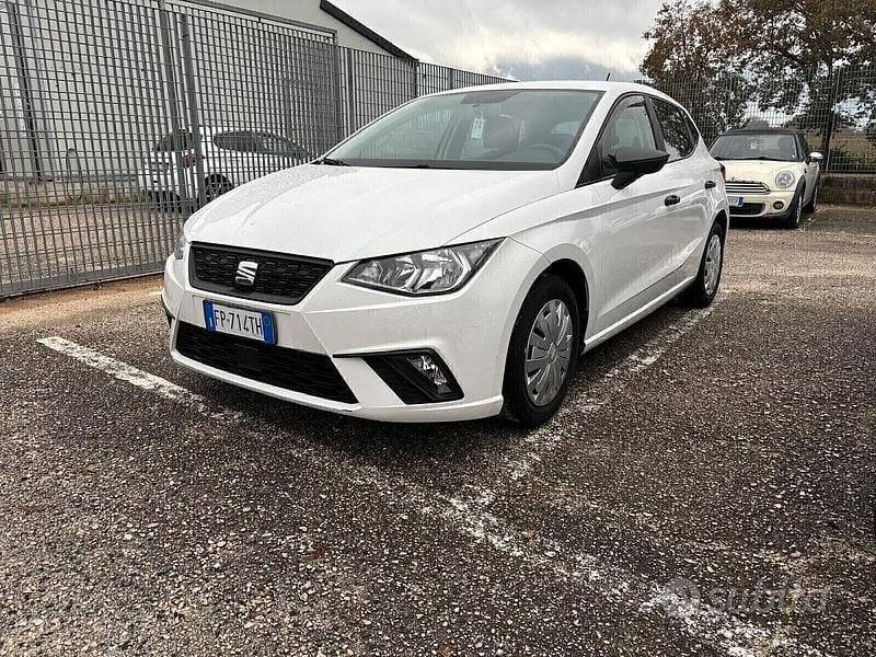 Bianco Usata 2018 Seat Ibiza Tre volumi | 10.000 € (Buon prezzo) - Immagine 1/4