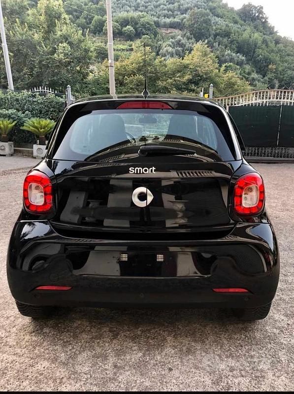Usata Smart ForFour Passion 71 CV (52 kW) 2017 Rosso Utilitaria