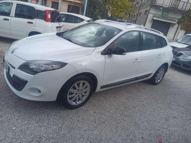 Usata Renault Mégane III 110 CV (80 kW) 2012 Bianco Station wagon