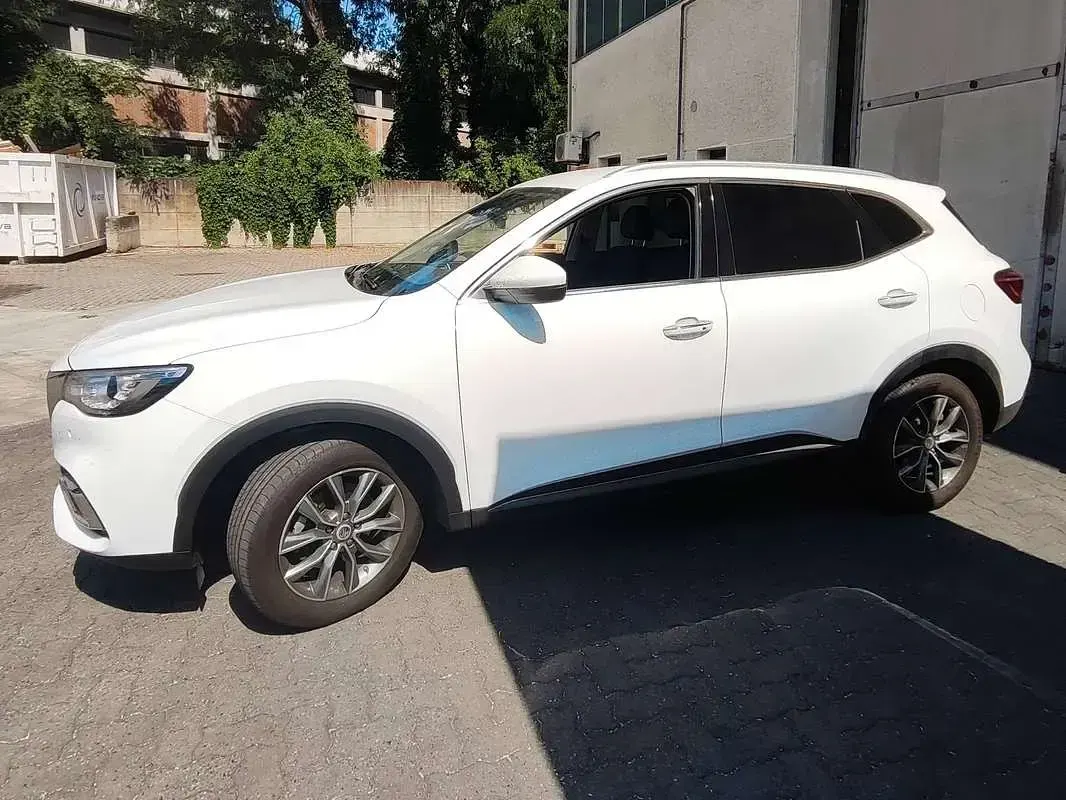 Usata MG HS Luxury 162 CV (119 kW) 2023 Bianco SUV