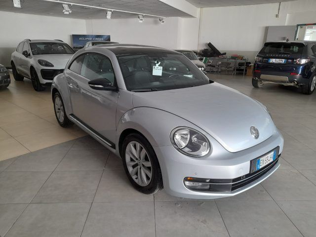 Usata VW Beetle Design 105 CV (77 kW) 2013 Argento Utilitaria