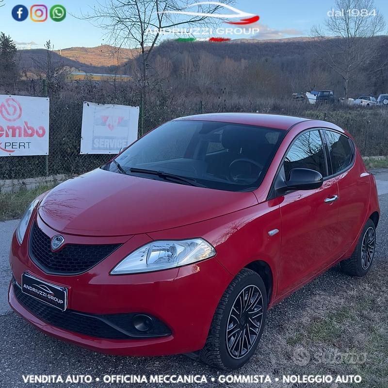Usata Lancia Ypsilon S 95 CV (69 kW) 2018 Rosso Utilitaria