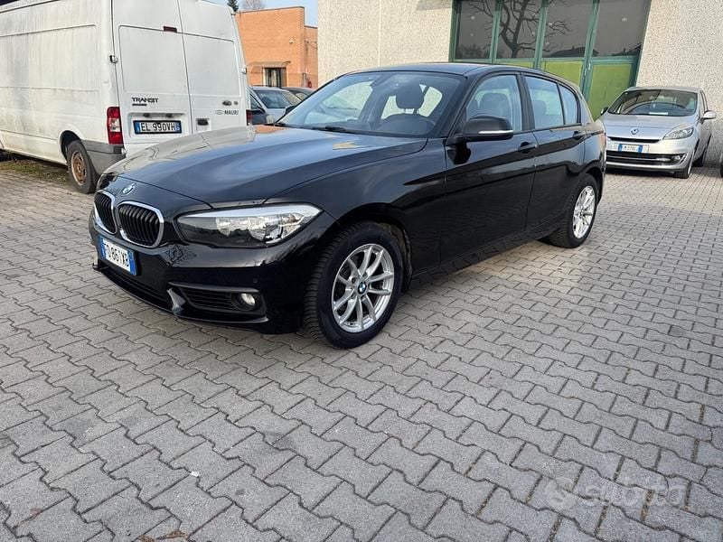 Usata BMW 118 Sport Line 149 CV (109 kW) 2017 Nero Utilitaria