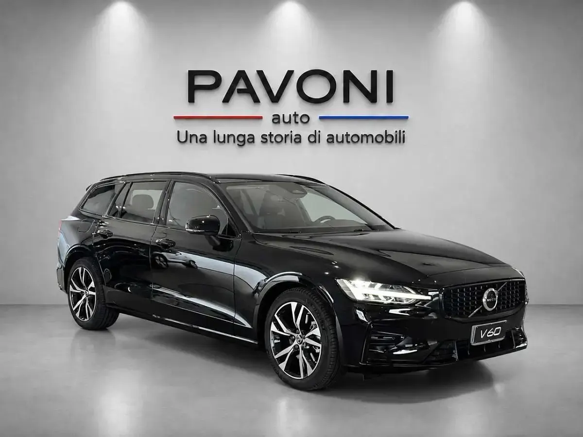 Nuova Volvo V60 Plus 197 CV (144 kW) 2026 Nero Station wagon