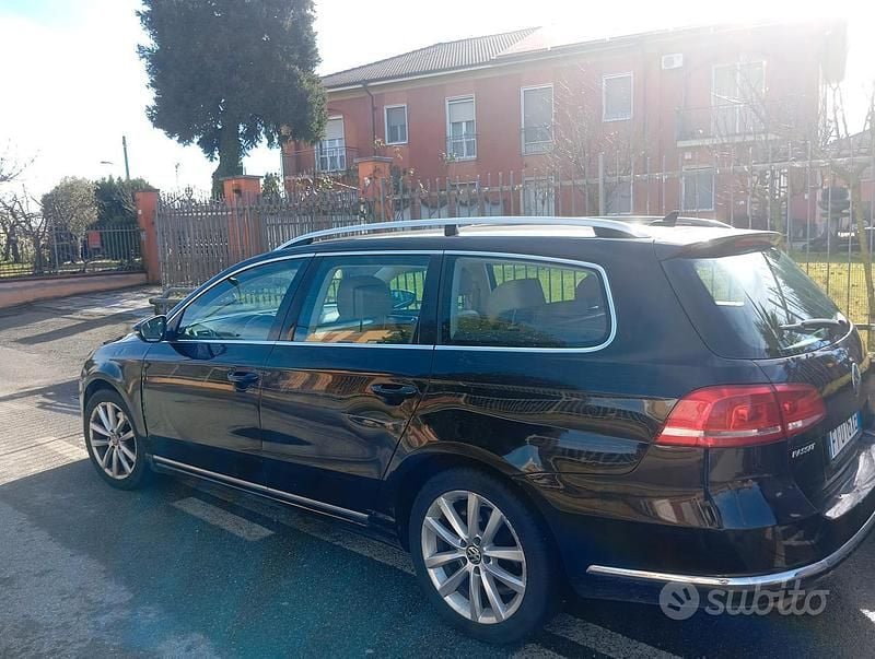 Usata VW Passat 140 CV (102 kW) 2011 Nero Station wagon