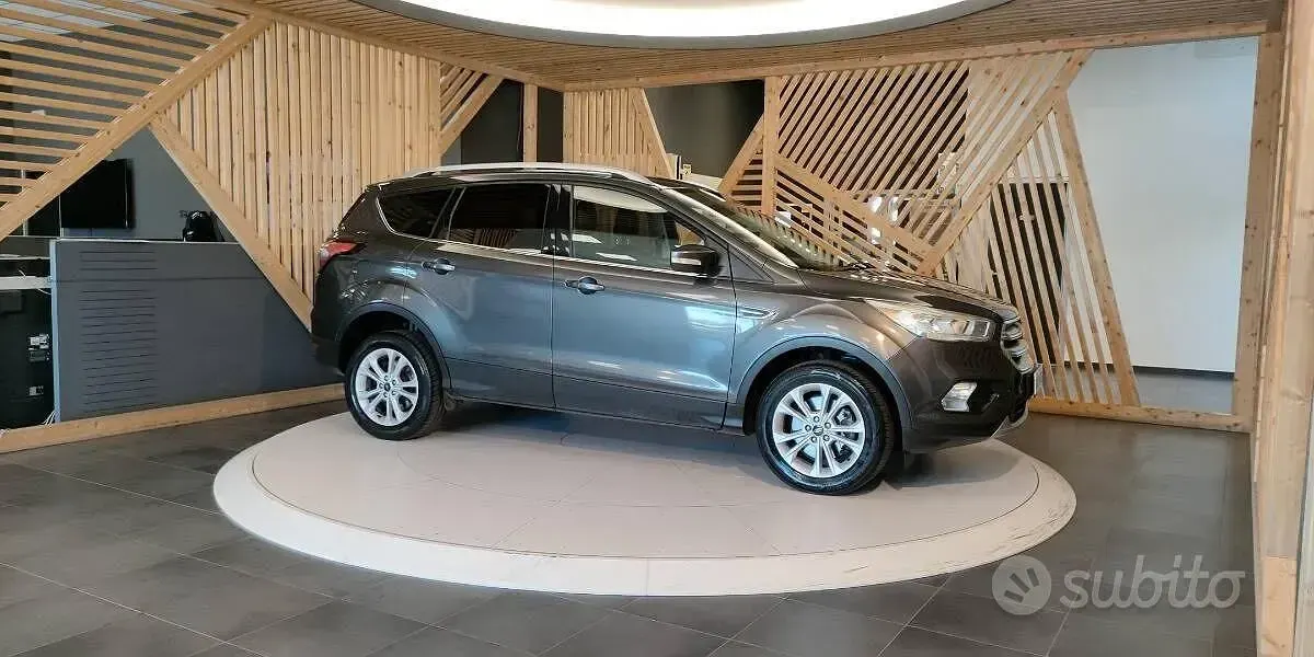 Usata Ford Kuga Titanium S 120 CV (88 kW) 2017 Grigio SUV