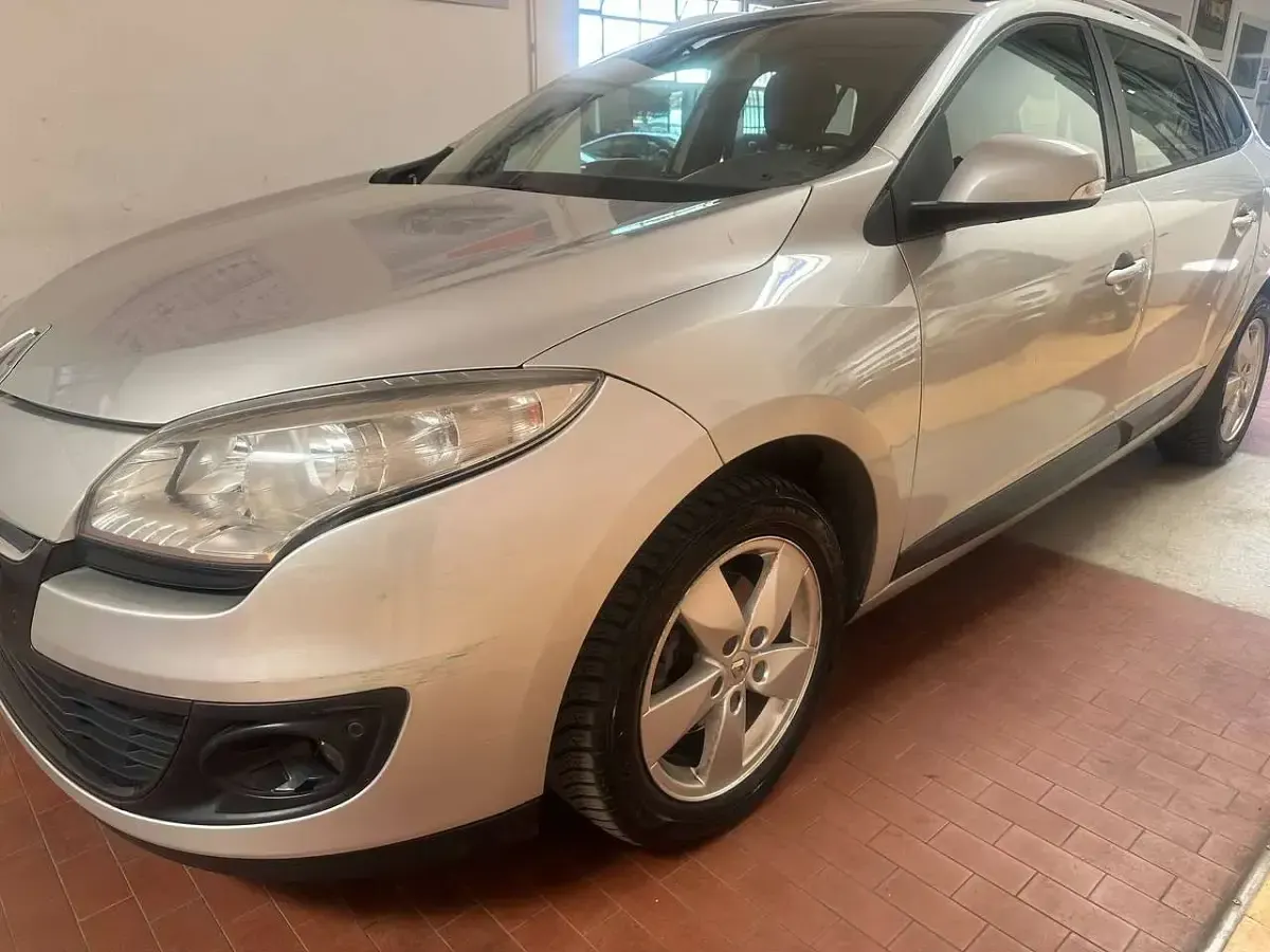 Usata Renault Mégane GrandTour 110 CV (80 kW) 2013 Argento Station wagon