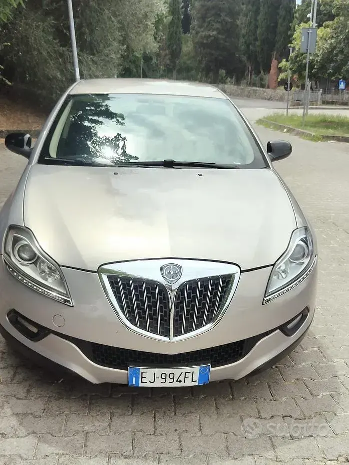 Usata Lancia Delta 120 CV (88 kW) 2011 Utilitaria