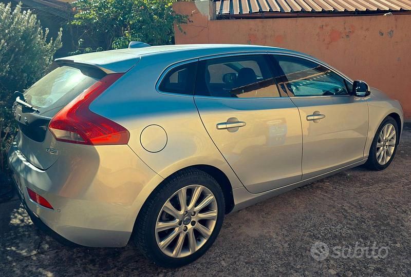 Occasion Volvo V40 R-Design Summum 115 ch (84 kW) 2013 Gris Berline