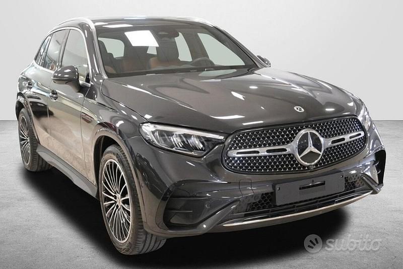 Usata Mercedes GLC200 AMG line 163 CV (119 kW) 2025 Grigio SUV