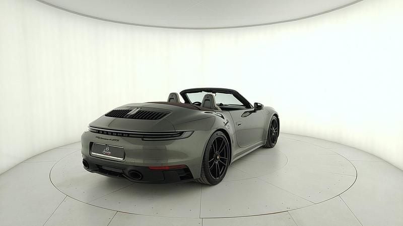 Usata Porsche 911 Carrera 4 Cabriolet 480 CV (353 kW) 2022 Verde Cabrio