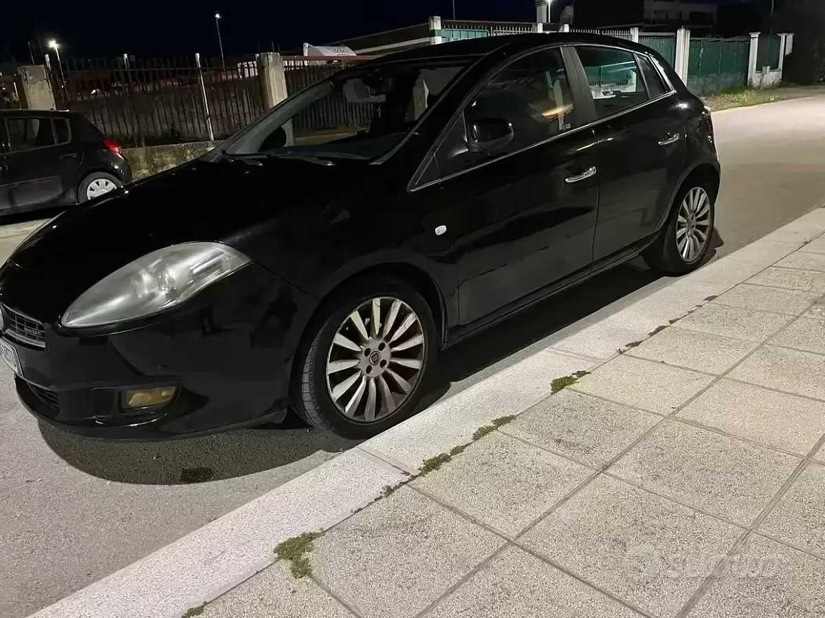 Usata Fiat Bravo Dynamic 105 CV (77 kW) 2010 Nero Utilitaria