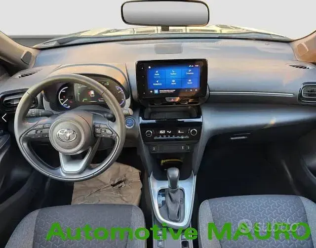 Usata Toyota Yaris Cross Trend 92 CV (67 kW) 2023 Grigio SUV