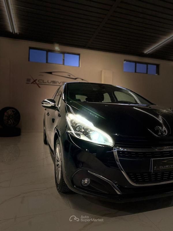 Nero Usata 2019 Peugeot 208 Active Due volumi | 7900 € (Ottimo prezzo) - Immagine 1/4