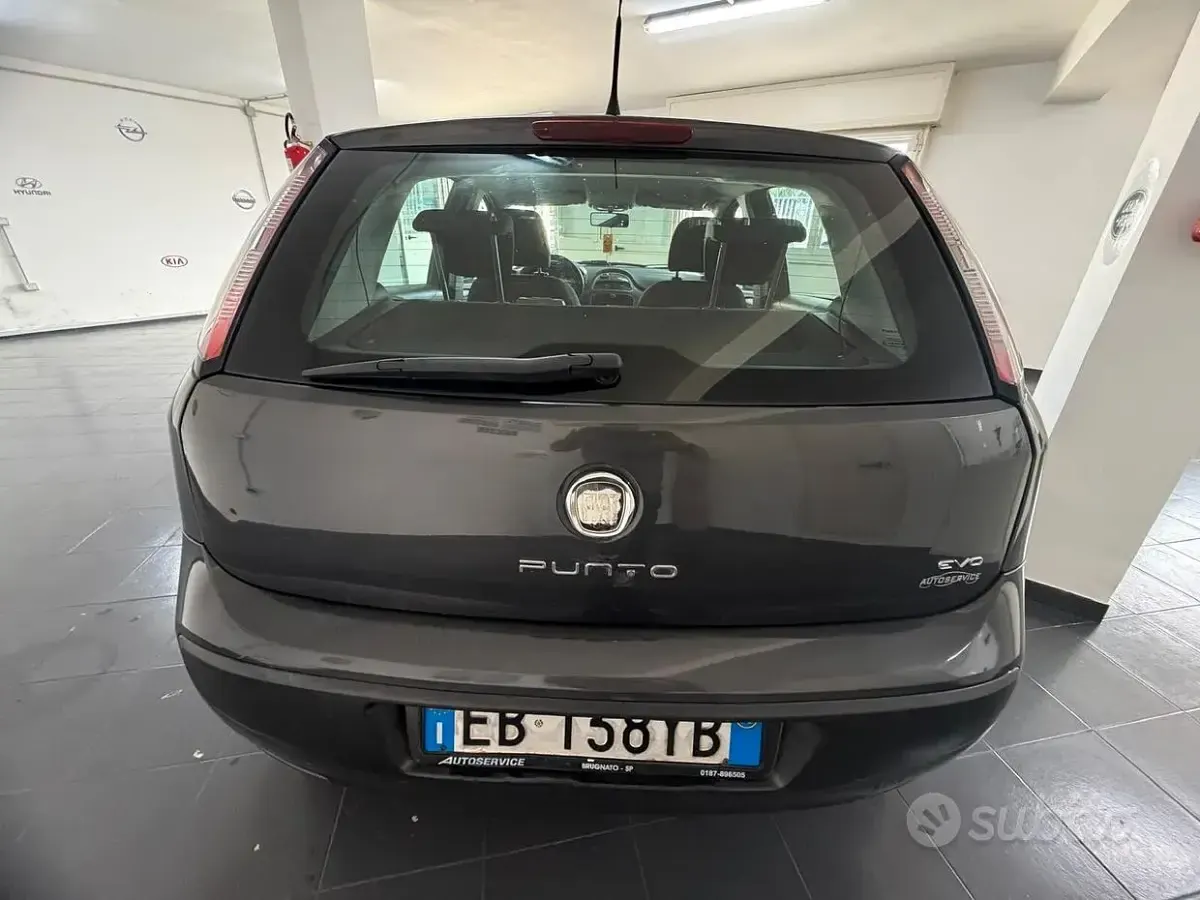 Usata Fiat Punto Evo Dynamic 105 CV (77 kW) 2010 Grigio Utilitaria